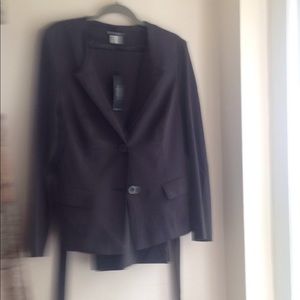 Venus pant suit. New not worn